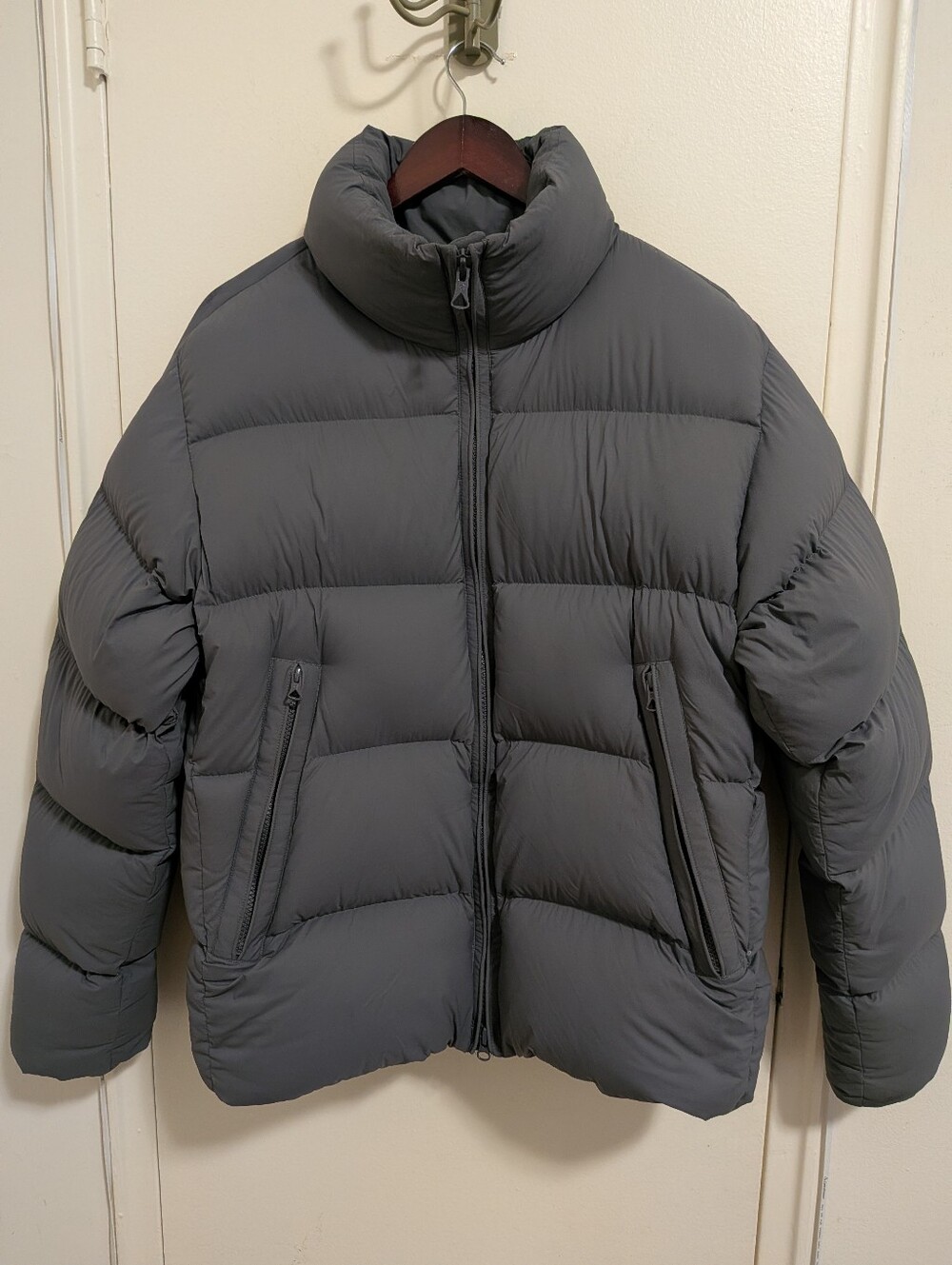 Reigning Champ Training Camp Puffer Jacket Men's Size M Charcoal Grey
